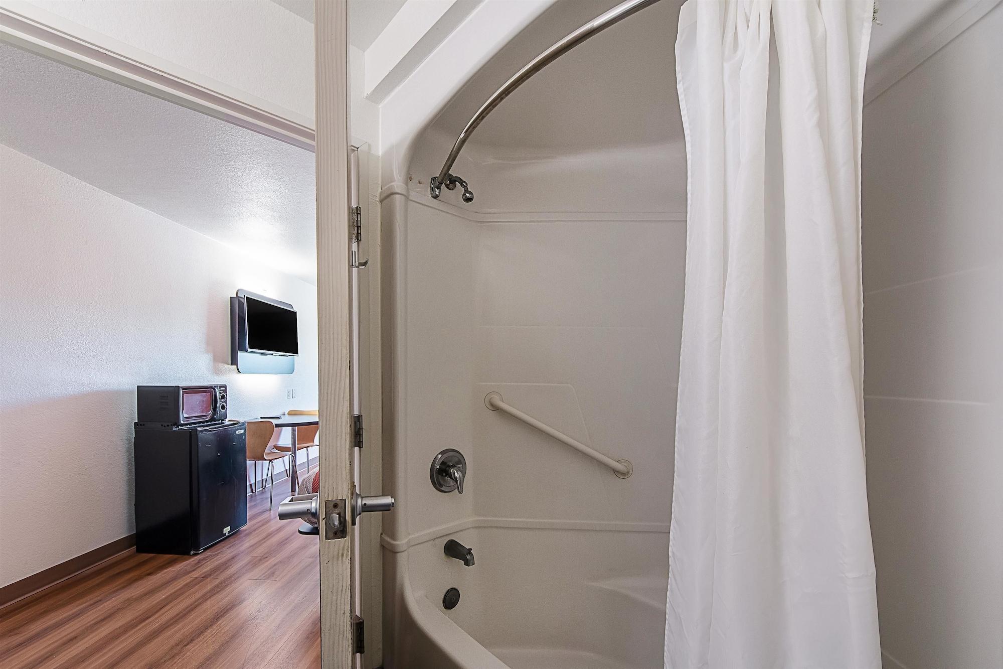 6-san Antonio, Tx - Downtown - Alamo Dome Hotel 2*